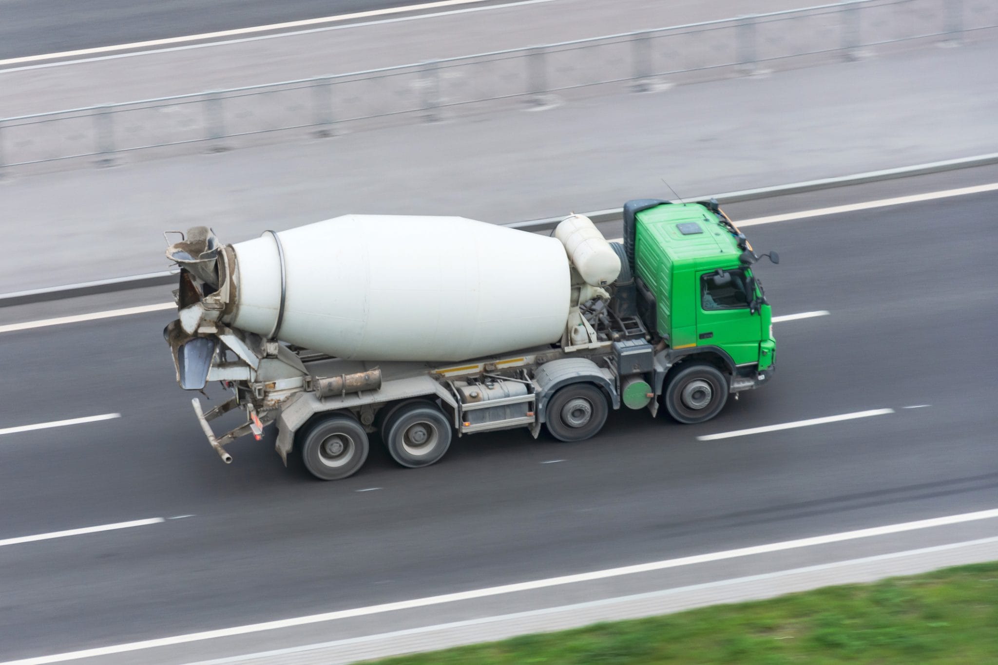 Transportul betonului – un factor esențial pentru calitatea construcțiilor
